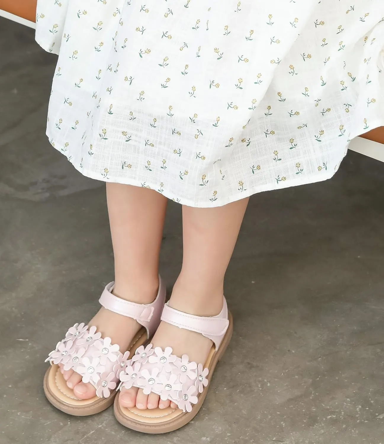 DADAWEN Girl's Summer Beach Water Sandals Soft Sole T-Strap Flat Sandal (Toddler/Little Kid)