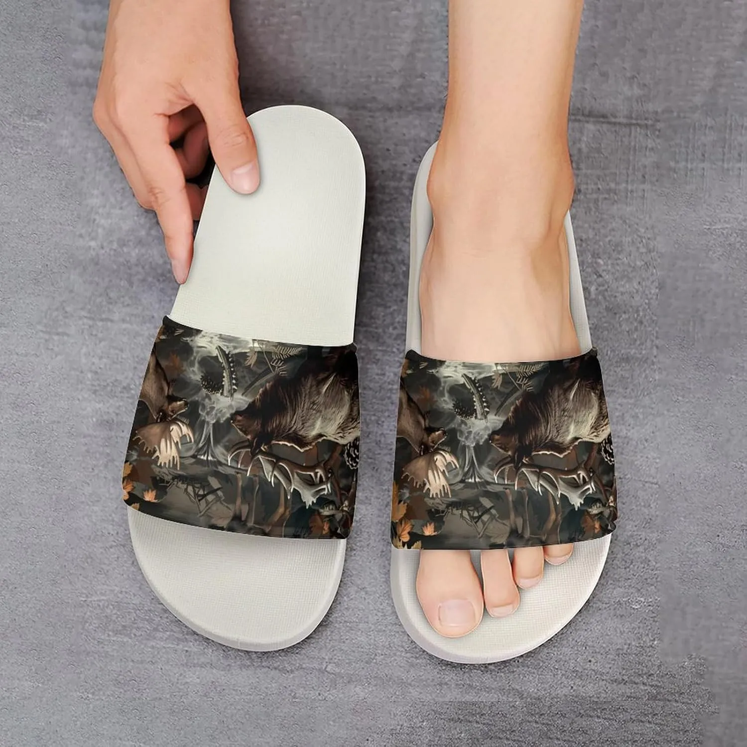 Deer Hunting Camouflage Bear Home Slipper PVC Shower Slipper Non-Slip Open Toe Slipper Soft Sole Pool Sandals for Men Women
