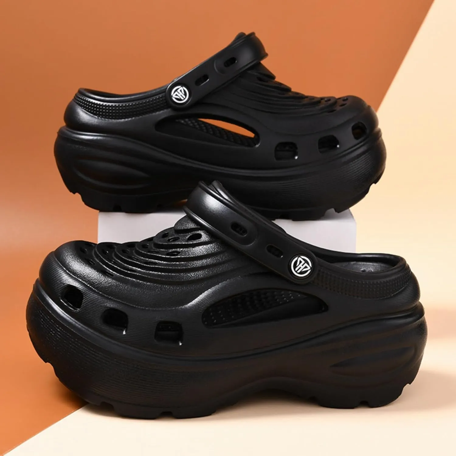 Fashion comfortable platform clogs for women, 6CM height - increasing, cloud slides, Casual pillows sandals, beach shoes, sandals