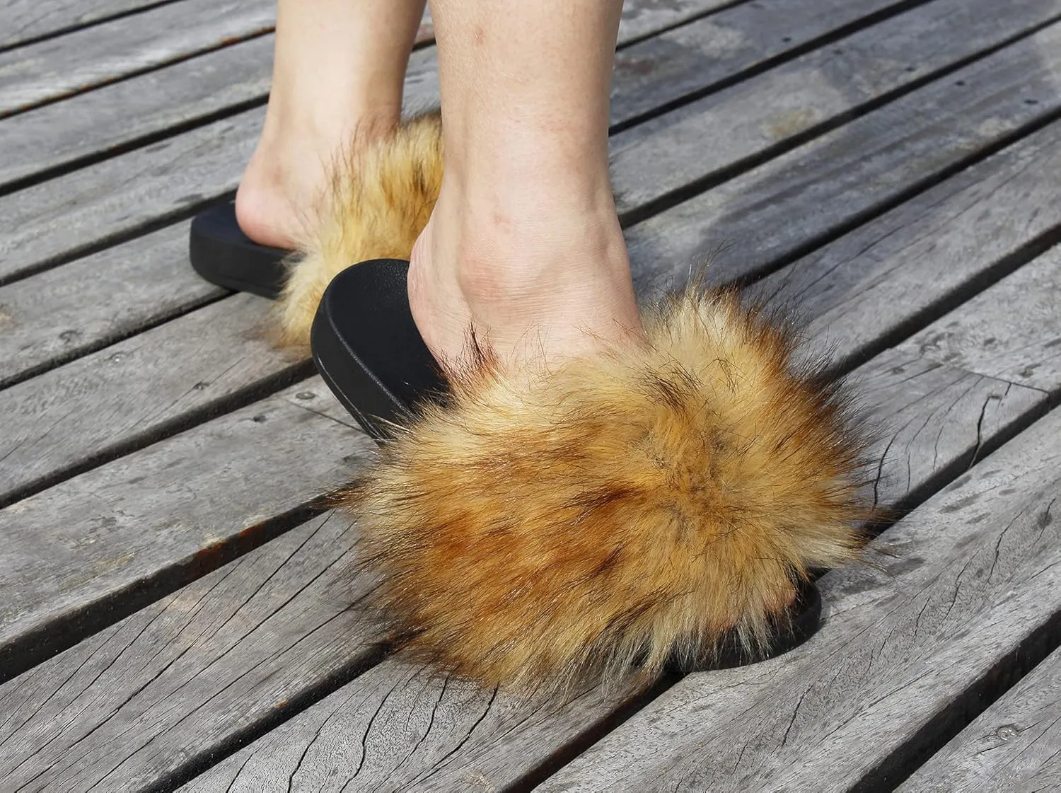 Faux Fur Slides for Women, Fuzzy Slippers Fluffy Sandals Furry House Shoes Indoor Outdoor