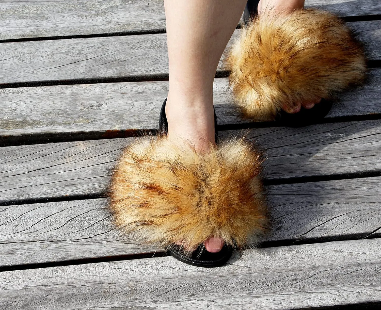 Faux Fur Slides for Women, Fuzzy Slippers Fluffy Sandals Furry House Shoes Indoor Outdoor
