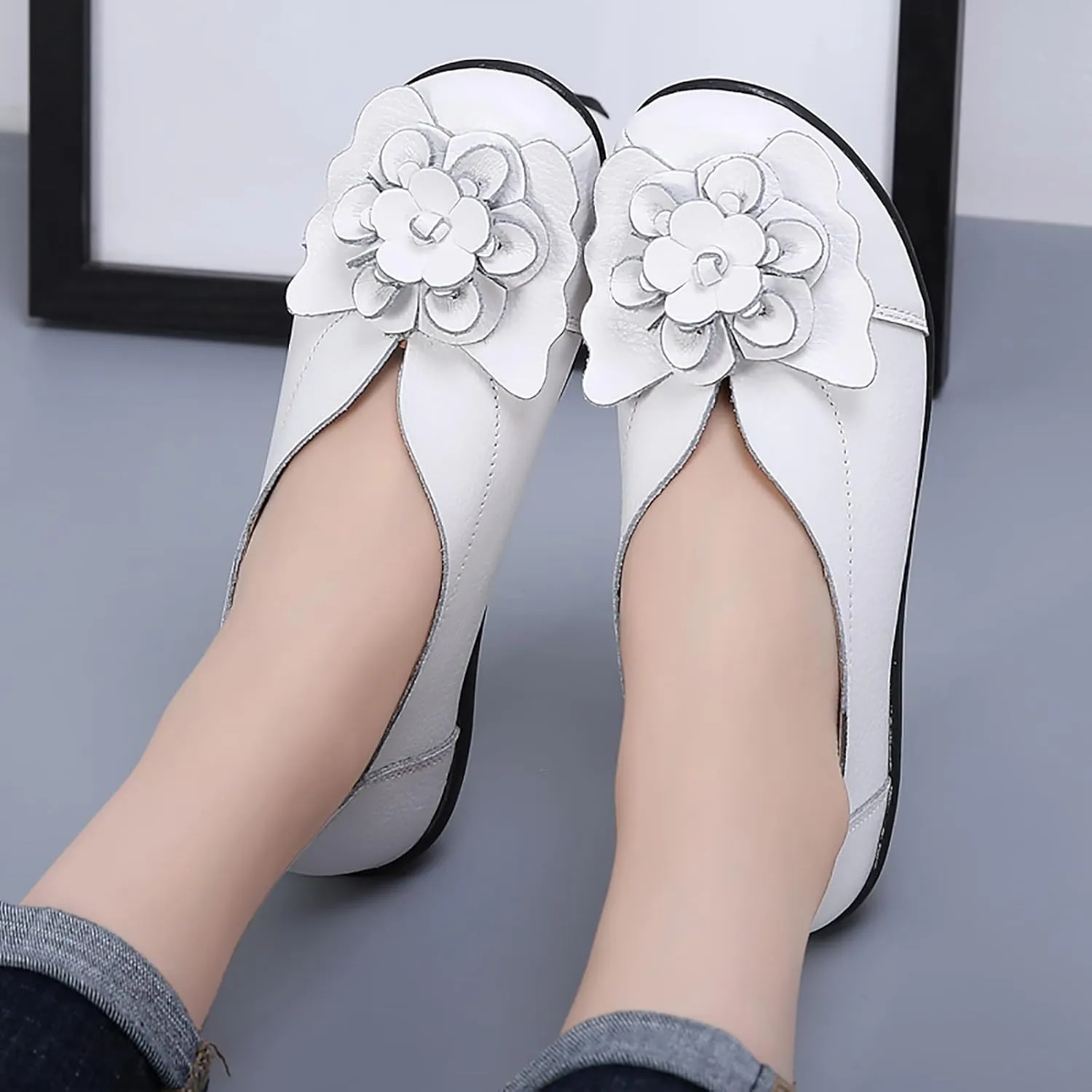 Flat Loafers for Women Comfortable Slip on Round Toe Slingback Soft Soles Moccasins with Flowers Walking Casual Dressy Lightweight Flat Shoes Nurse Driving Work Shoes Breathable Fashion Footwear
