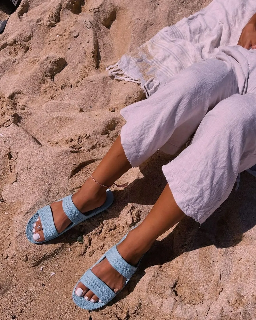 J-Slips Sandals for Women and Men - Comfortable Jesus Jandals for Beach - Waterproof Hawaiian Slides in 12 Colors, Sandalias