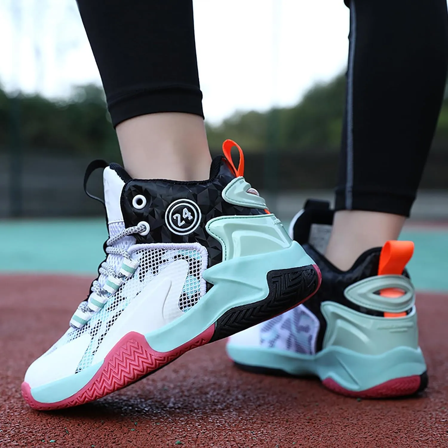 Kids Basketball Shoes Boys Cushion Sneakers Non-Slip Outdoor Sports Shoes Comfortable Girls Lightweight Breathable Walking Running Shoes Tennis Sneakers