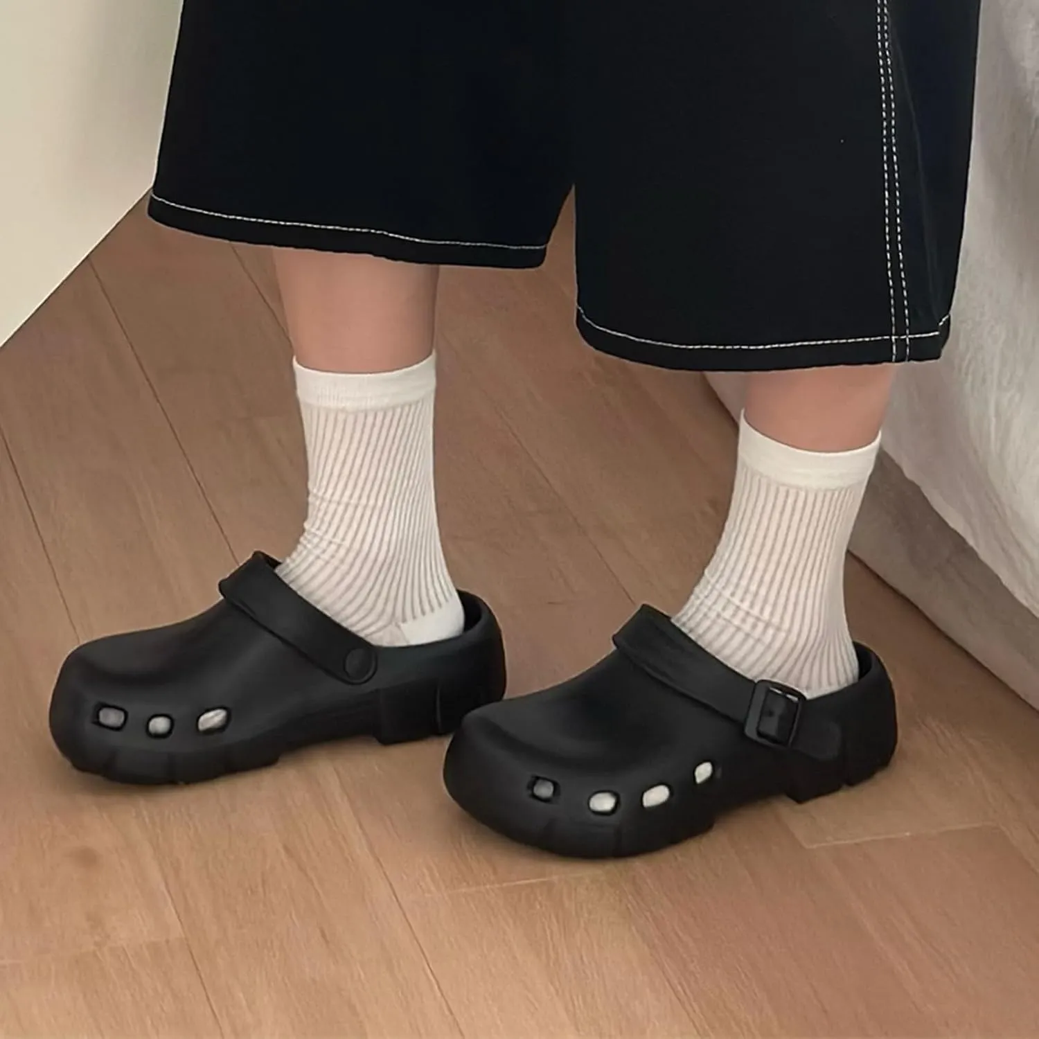 Men's and Women's Unisex-Adult Breathable Work Clogs with Holes Slip Resistant, with Arch Support, Lightweight Beach Slippers for Nurses, Gardeners, Indoor & Outdoor
