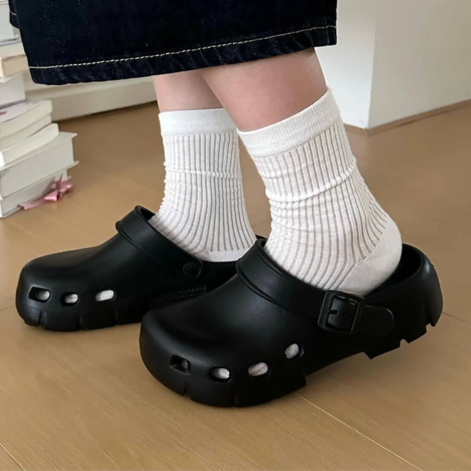 Men's and Women's Unisex-Adult Breathable Work Clogs with Holes Slip Resistant, with Arch Support, Lightweight Beach Slippers for Nurses, Gardeners, Indoor & Outdoor