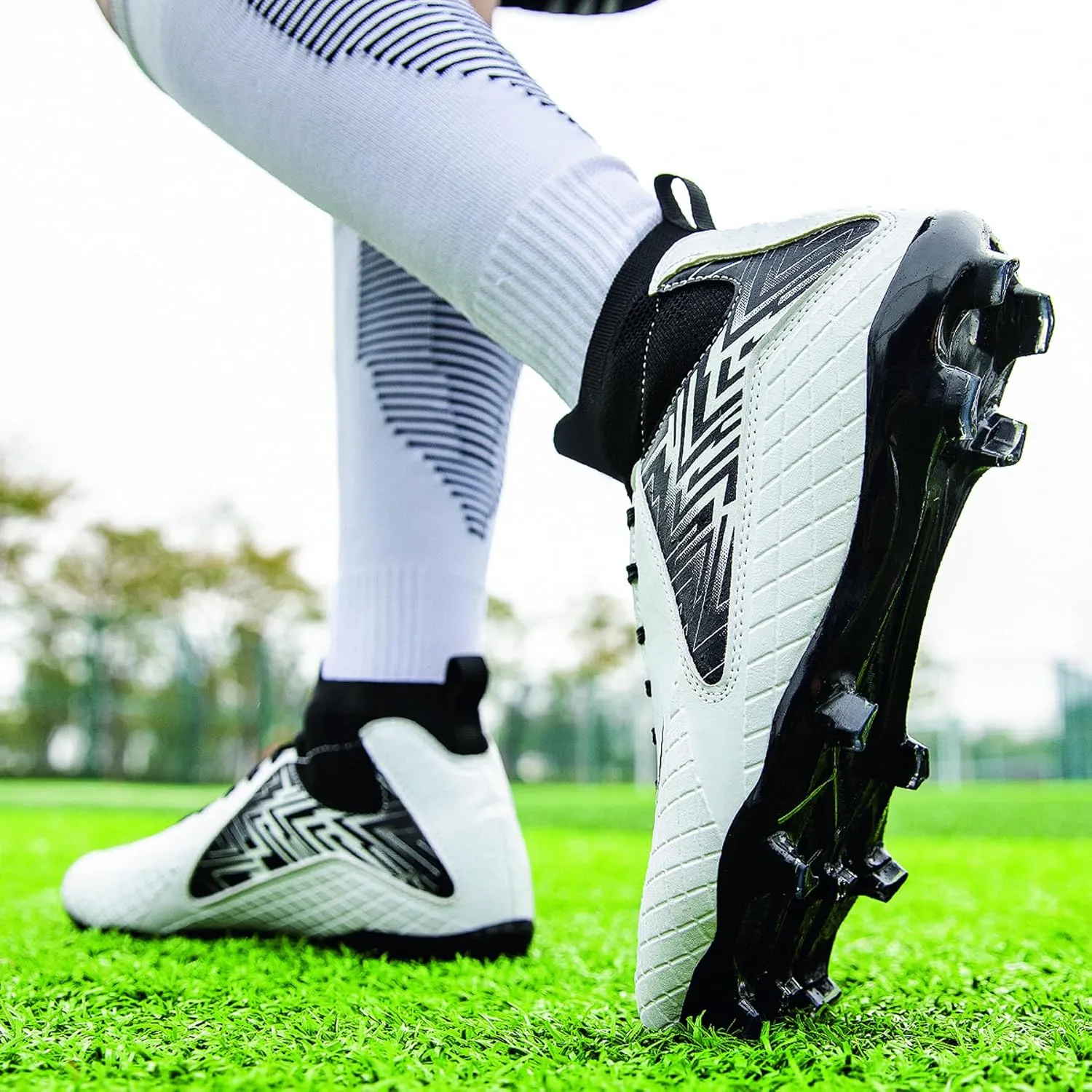 Men's Football Boots with Long Spikes are Breathable, Non Slip, and Lightweight, Suitable for Professional Match Training