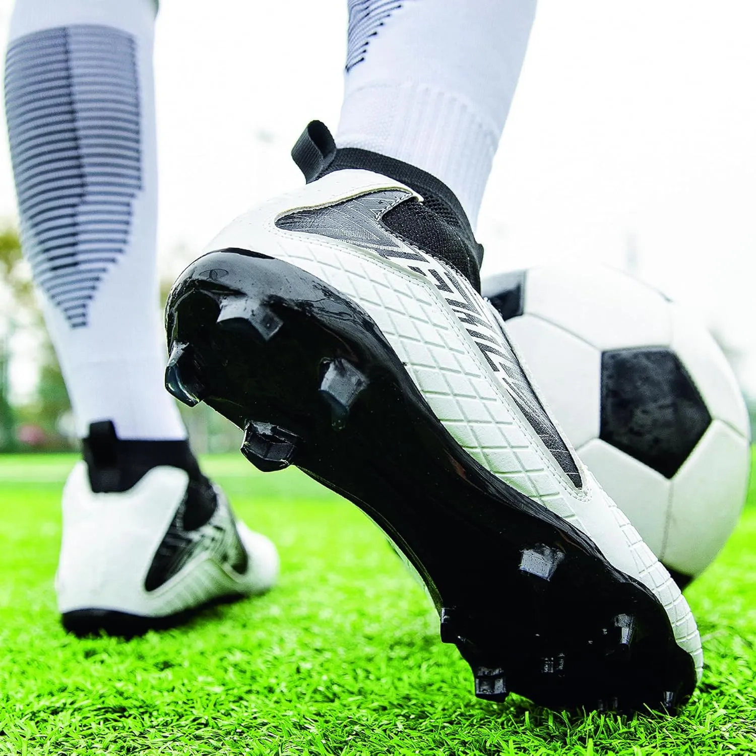 Men's Football Boots with Long Spikes are Breathable, Non Slip, and Lightweight, Suitable for Professional Match Training
