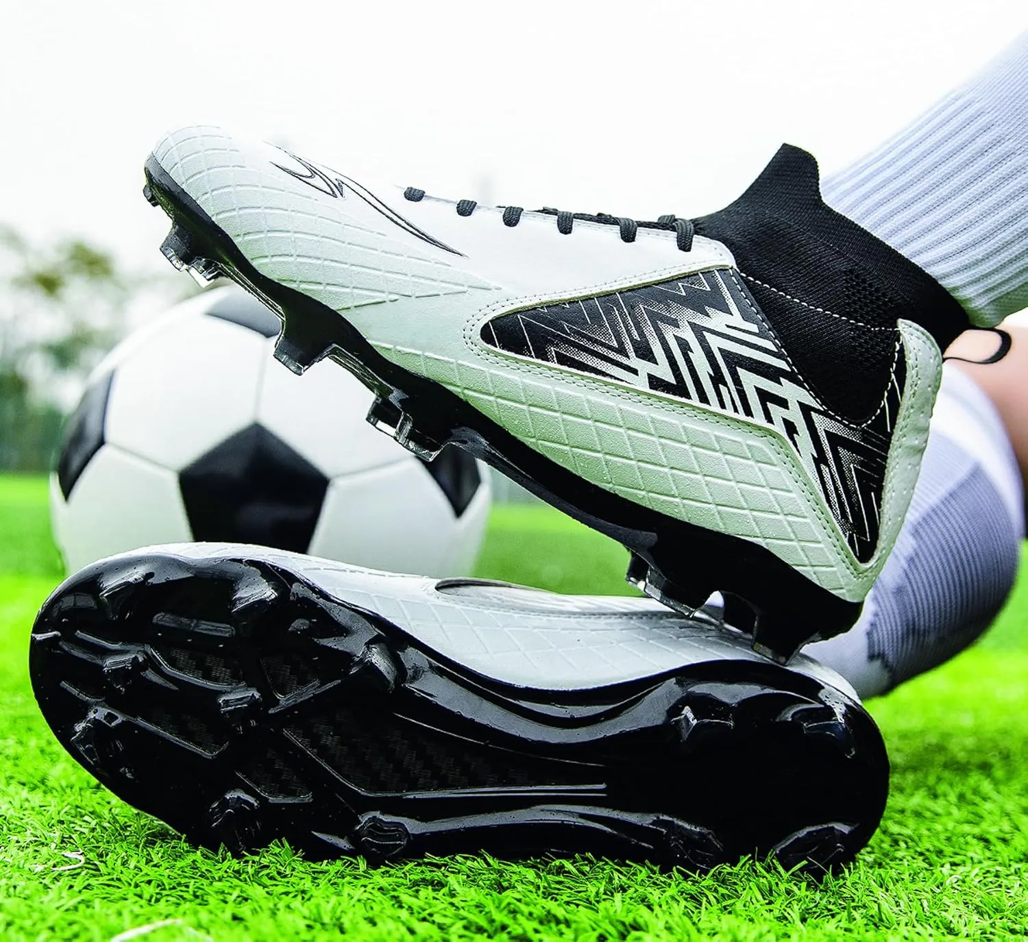 Men's Football Boots with Long Spikes are Breathable, Non Slip, and Lightweight, Suitable for Professional Match Training