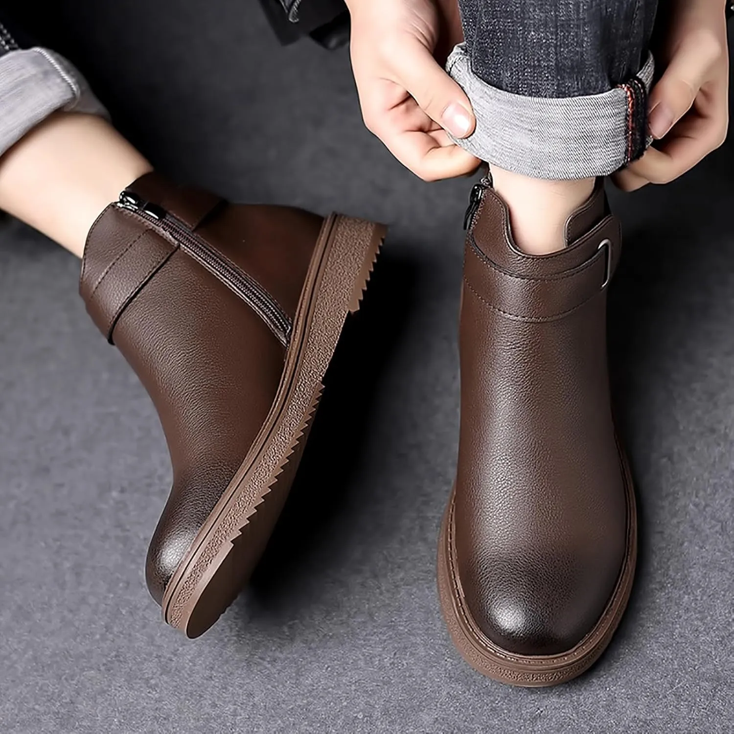 Men's Leather Platform Chelsea Ankle Boots with Side Zipper Fashion Comfortable Anti-Slip Flat Booties for Fall Winter Casual Dress Boots