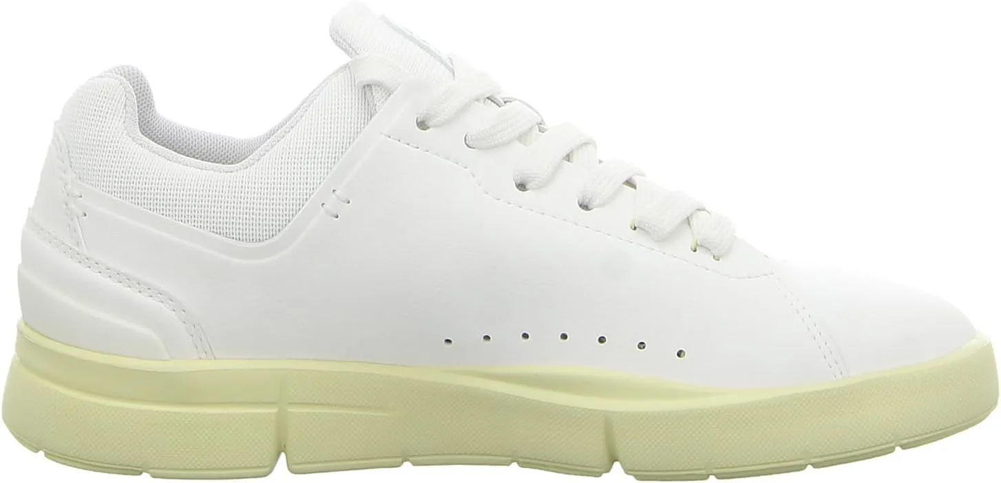 On Women's The Roger Advantage Sneakers