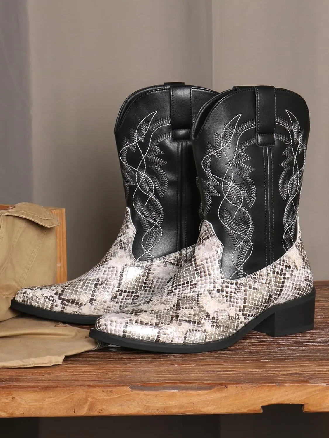 Python Manning Men's Boots Cowboy for Men Classic Pointed Toe Western Pull Up Snakeskin Embroidered Mid-Calf Boots