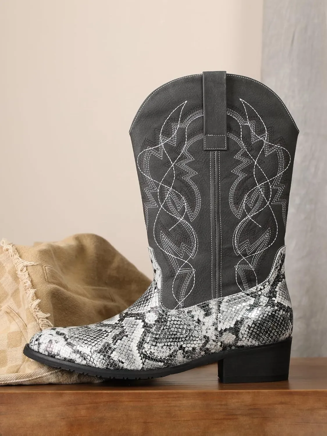 Python Manning Men's Boots Cowboy for Men Classic Pointed Toe Western Pull Up Snakeskin Embroidered Mid-Calf Boots