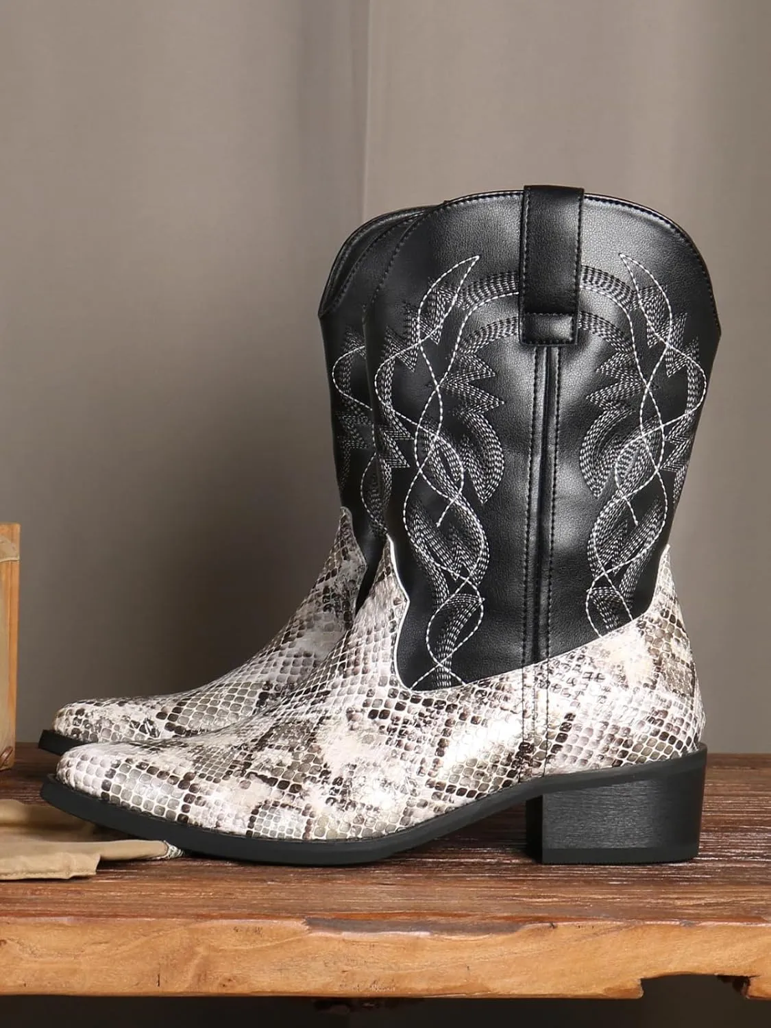 Python Manning Men's Boots Cowboy for Men Classic Pointed Toe Western Pull Up Snakeskin Embroidered Mid-Calf Boots