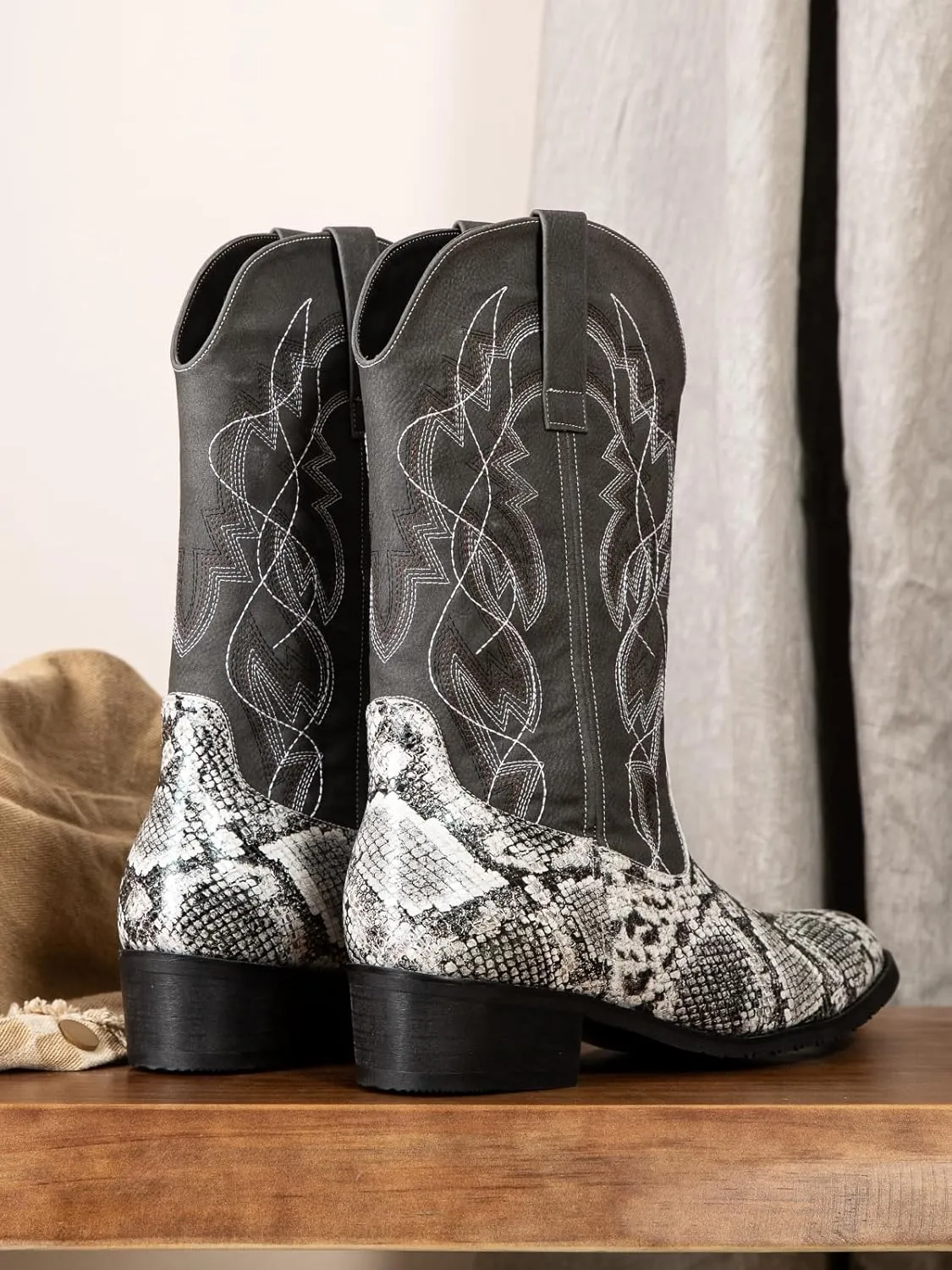Python Manning Men's Boots Cowboy for Men Classic Pointed Toe Western Pull Up Snakeskin Embroidered Mid-Calf Boots