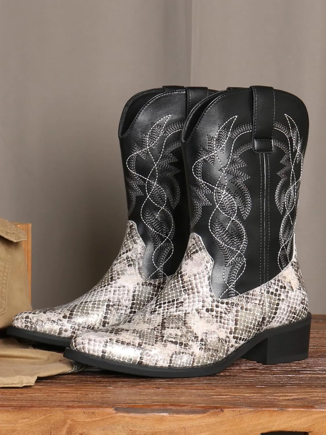 Python Manning Men's Boots Cowboy for Men Classic Pointed Toe Western Pull Up Snakeskin Embroidered Mid-Calf Boots