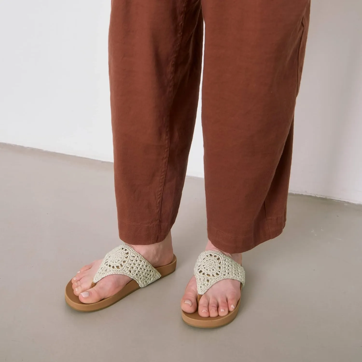 The Sak Everly Slide Sandal - Women's Flat Fashion Slides with Soft Cushion Sole - Beach Slip On Sandals For Everyday