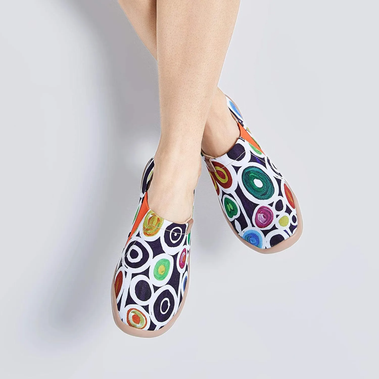 UIN Women's Artistic Slip-On Shoes Vibrant Floral Casual Loafers Lightweight Comfortable Travel Footwear