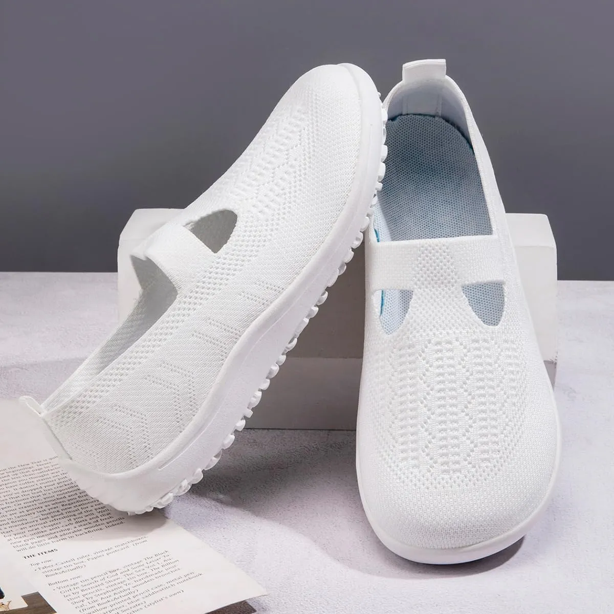 Women's Barefoot Shoes Slip on Zero Drop Workout Shoes Minimalist Walking Sneakers Lightweight Comfortable Footwear Athletic Sports Gym