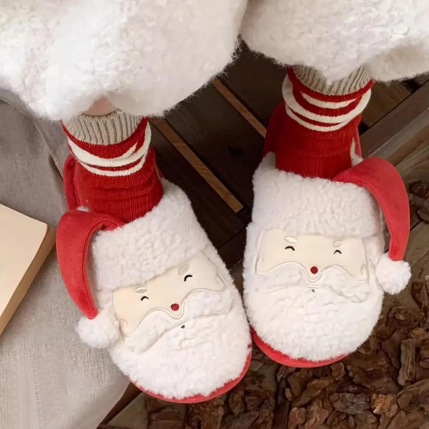Womens Christmas Slippers Warm Suede House Slippers Cozy Fuzzy Bedroom Home Shoes Indoor and Outdoor Warm Slippers