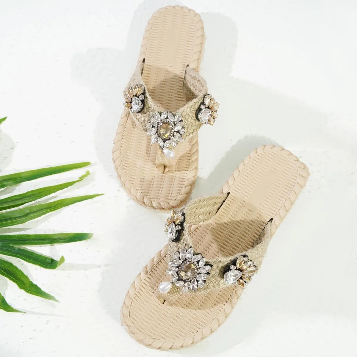 Women's Summer Slide Sandals with Unique Sparkling Rhinestones and Pearls Decor Round Open Toe Casual Flat Beach Sandals for Summer Daily Wear